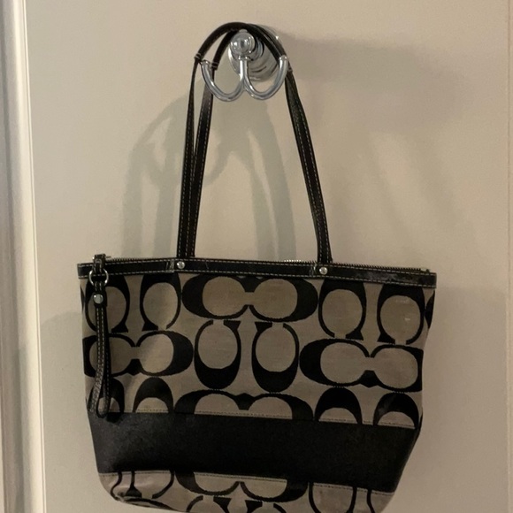 Coach Handbag - Picture 3 of 4